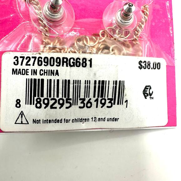 Betsey Johnson IRIDESCENT CRYSTAL HEART BOW Earrings Necklace jewelry Set NWT - Picture 4 of 10